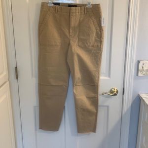 Women’s Banana Republic girlfriend cargo pants